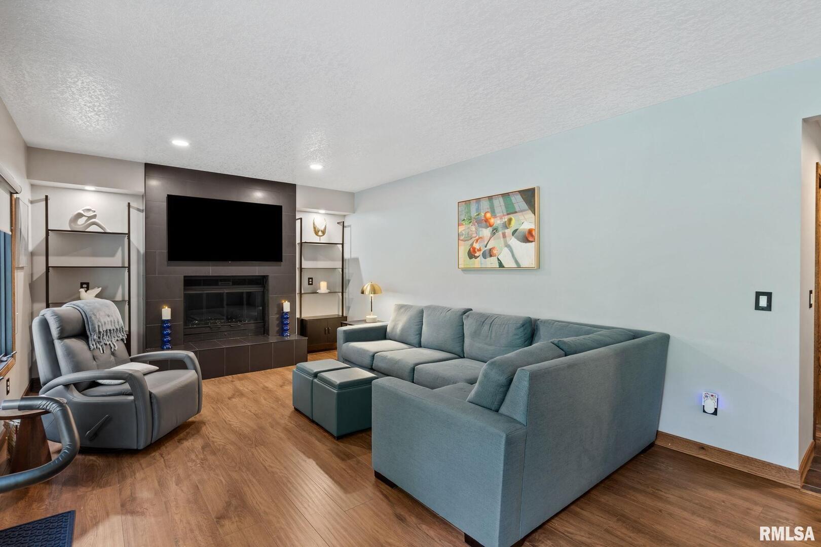 4255 APPLE VALLEY Drive