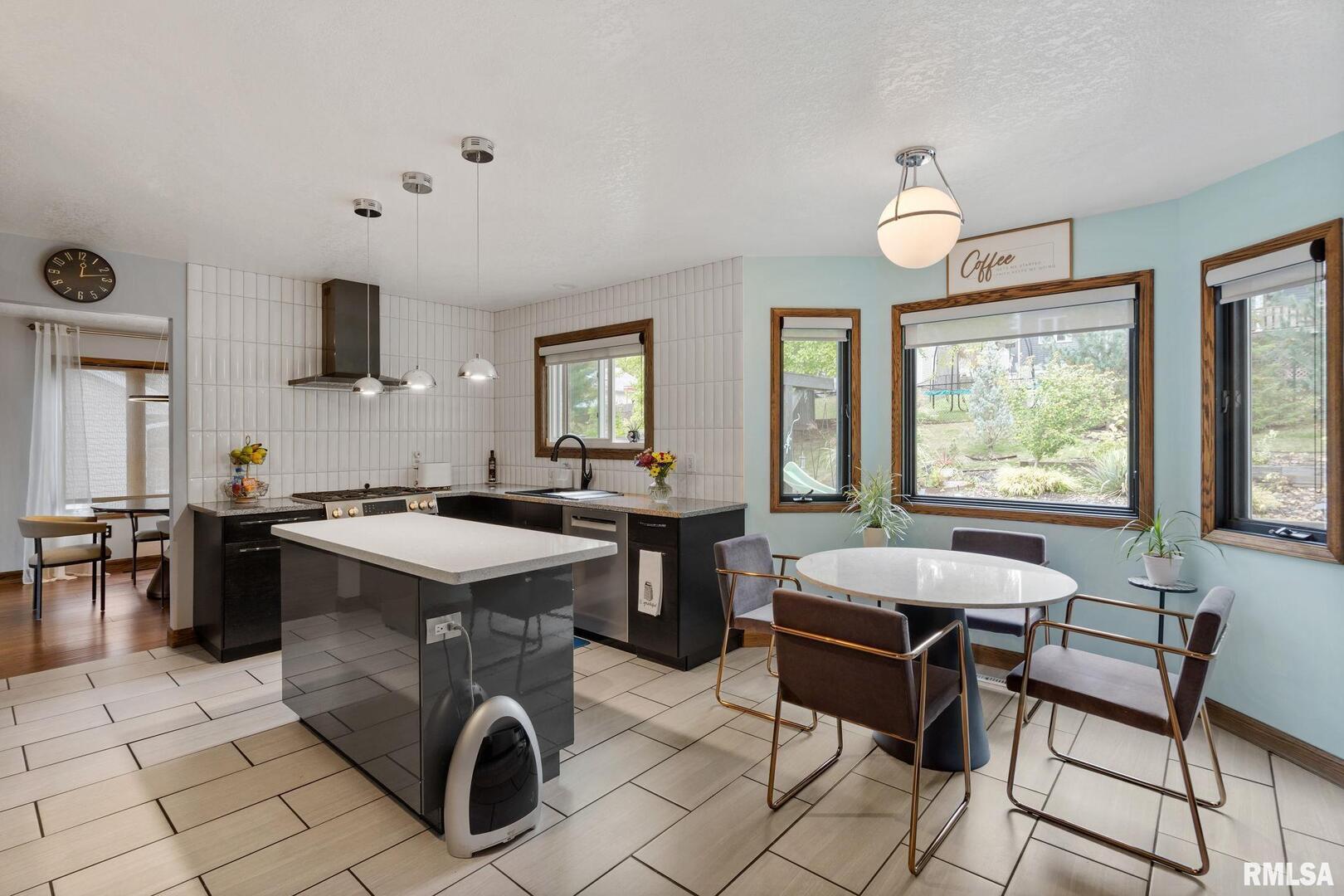 4255 APPLE VALLEY Drive