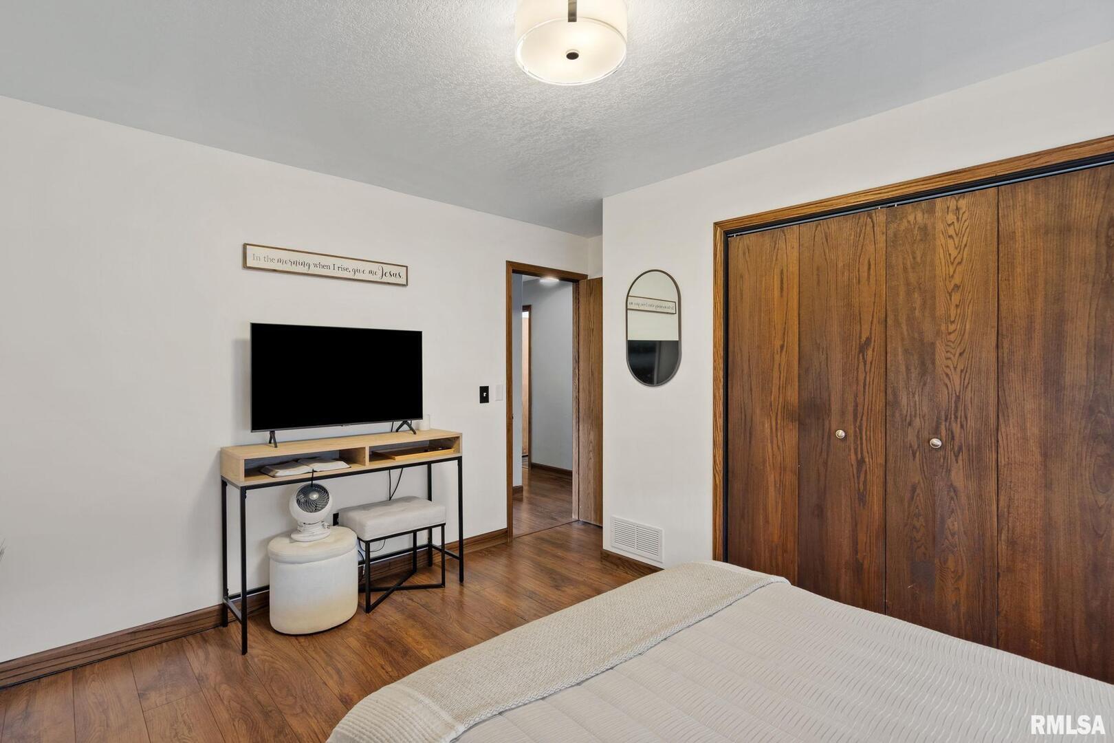 4255 APPLE VALLEY Drive