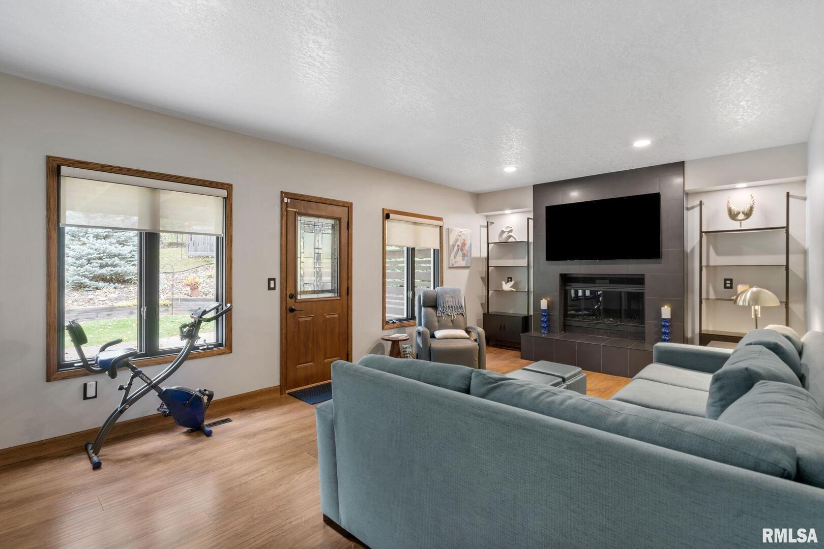 4255 APPLE VALLEY Drive