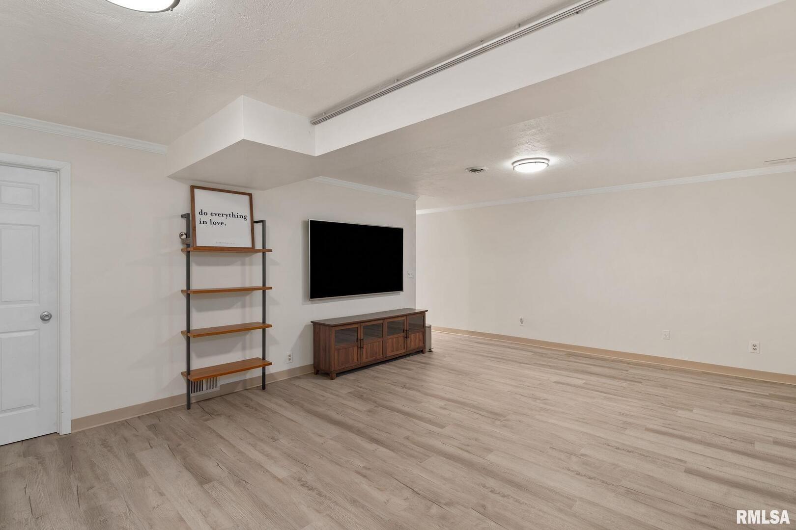 4255 APPLE VALLEY Drive