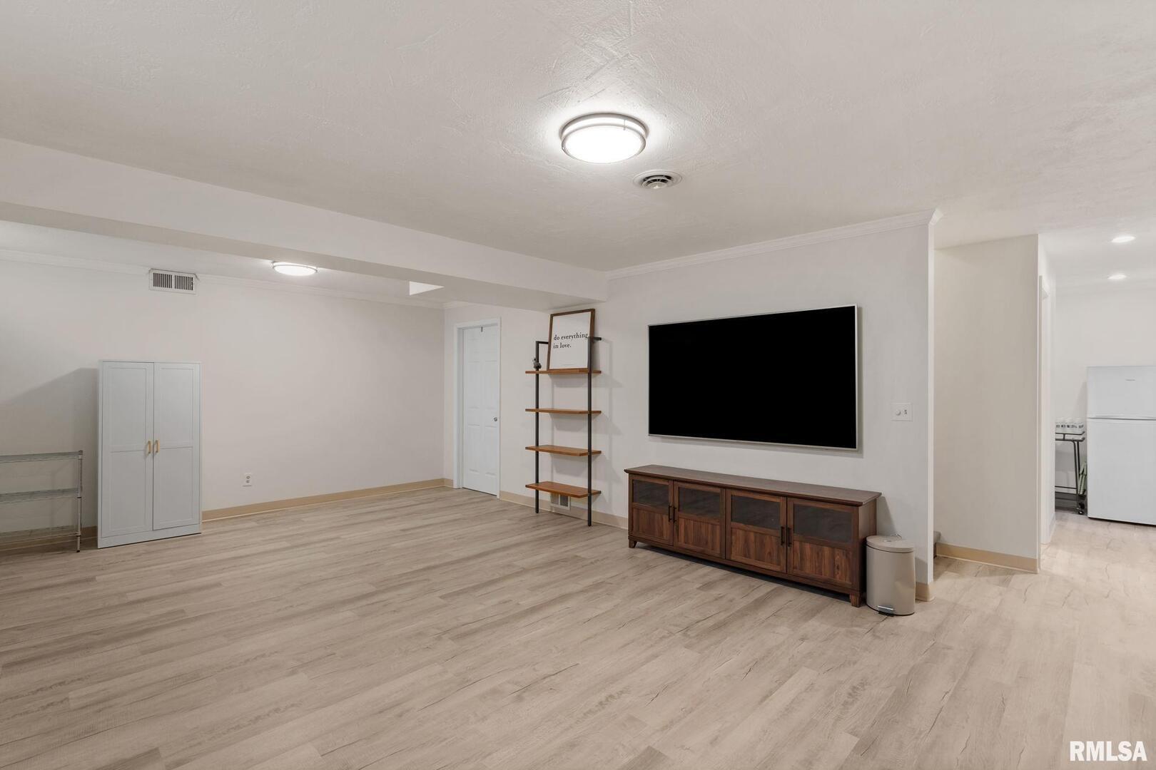 4255 APPLE VALLEY Drive