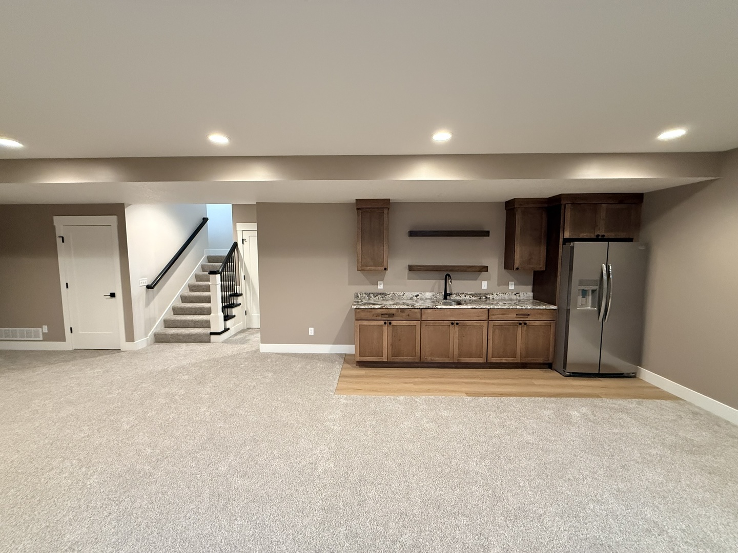 6414 Pelican Street