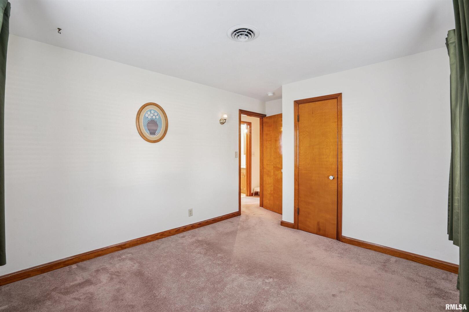 34 SUBURBAN HEIGHTS Road