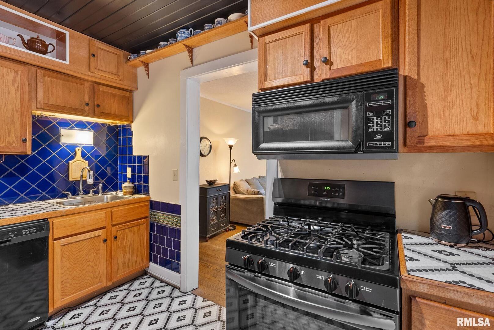 2506 HARRISON Street Unit: 2E