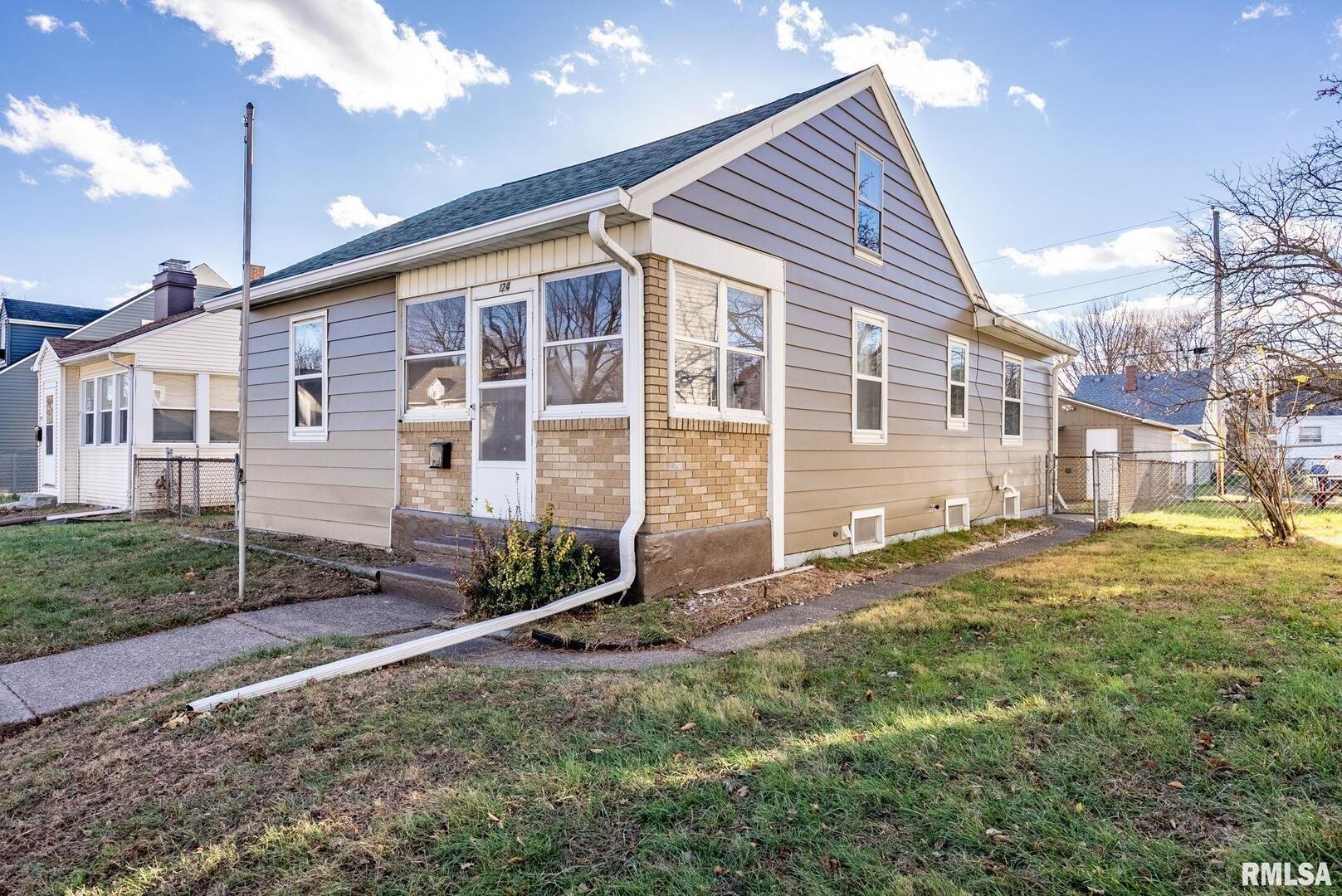 124 N ELMWOOD Avenue