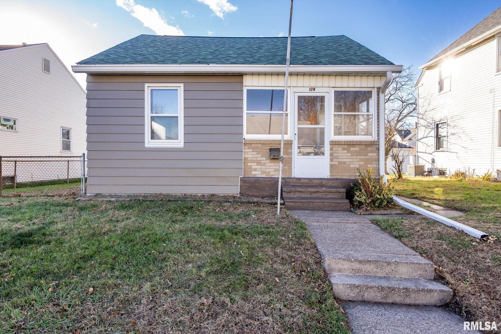 124 N ELMWOOD Avenue