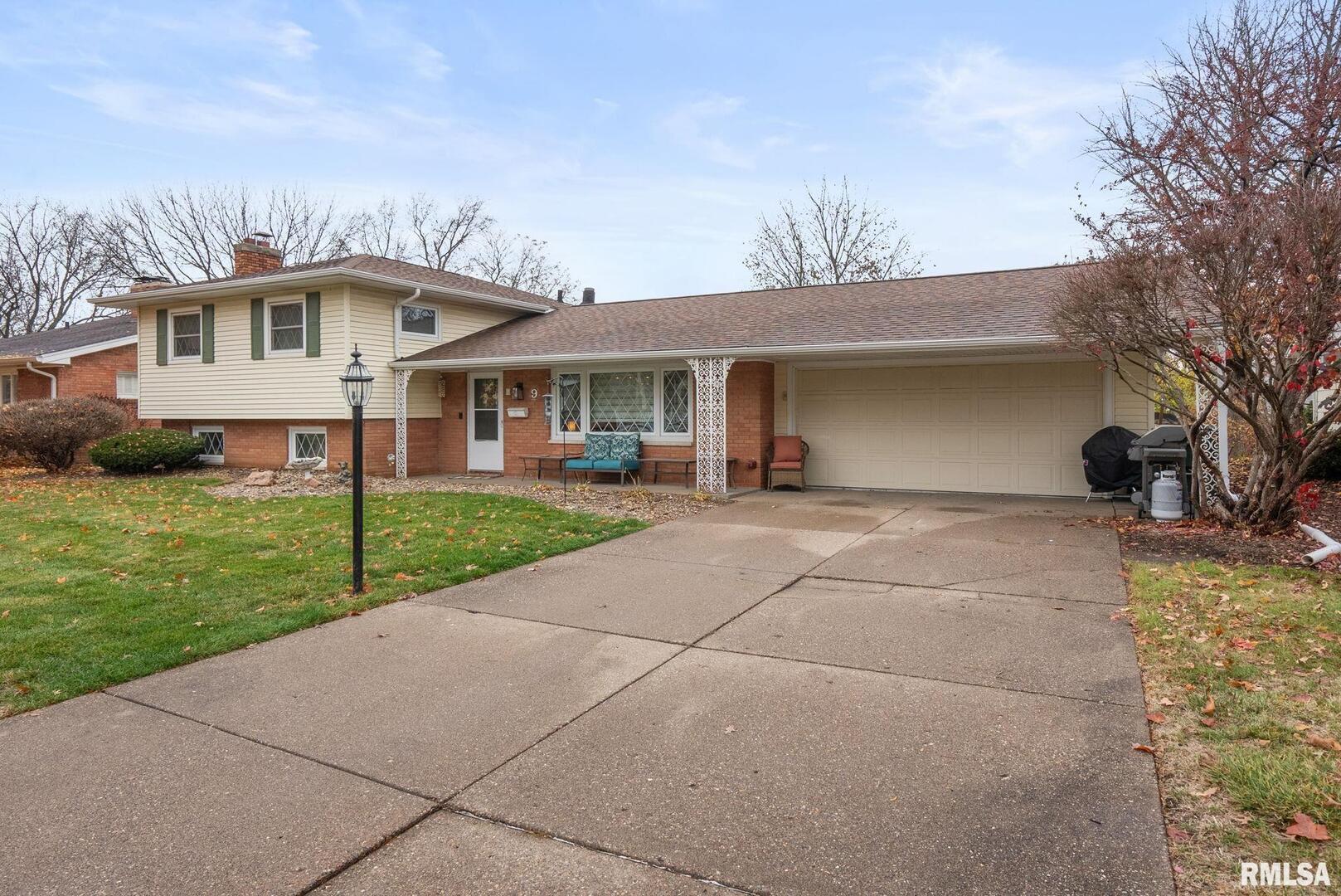 9 PARKWOOD Drive