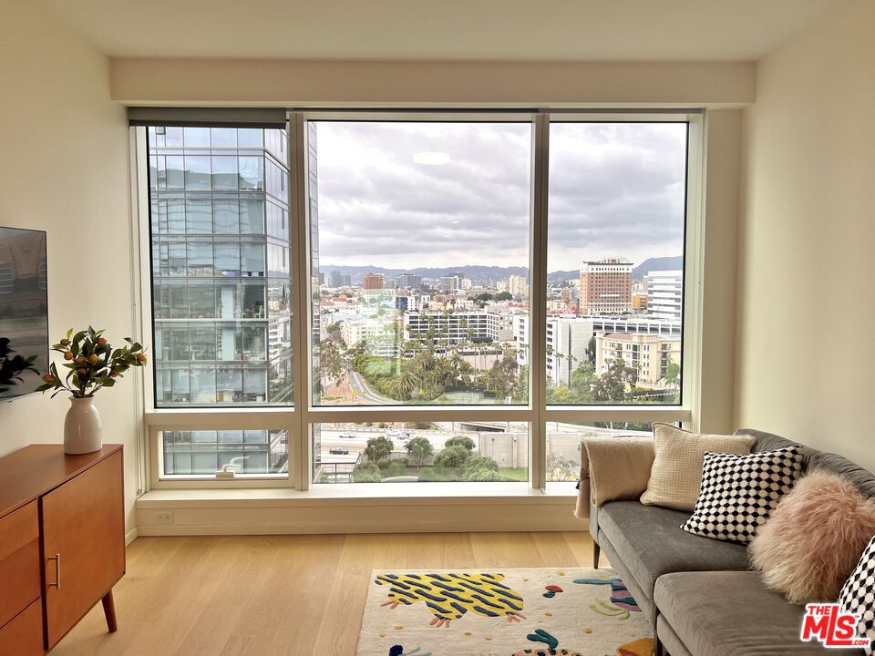877 Francisco St Unit: 1722