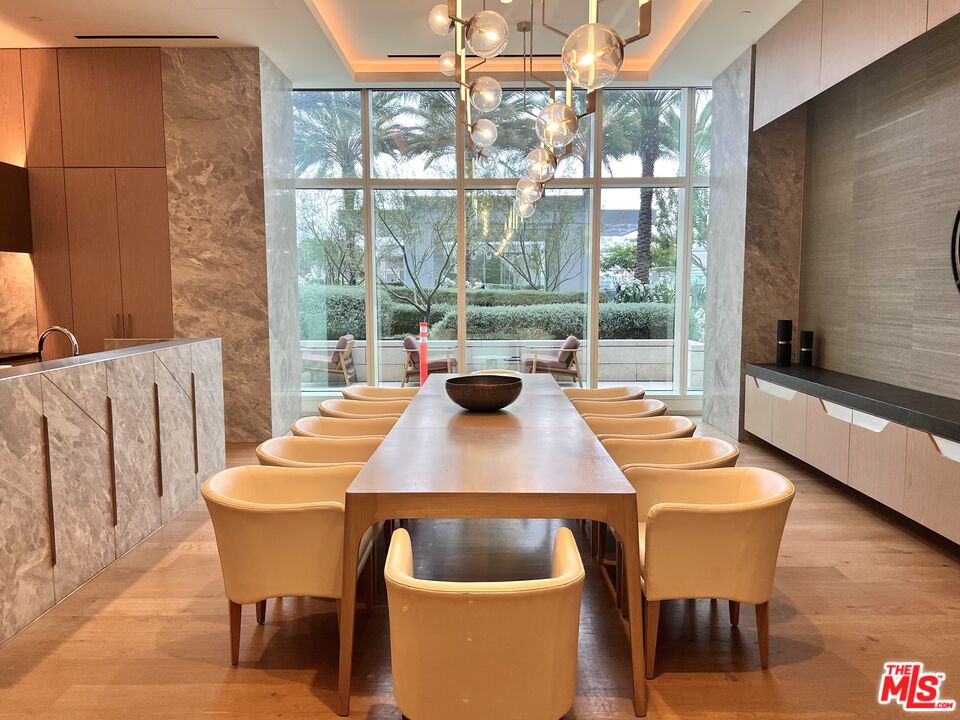 877 Francisco St Unit: 1722