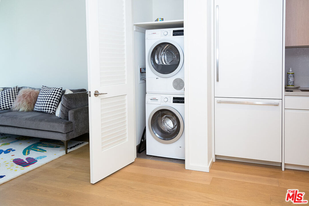 877 Francisco St Unit: 1722