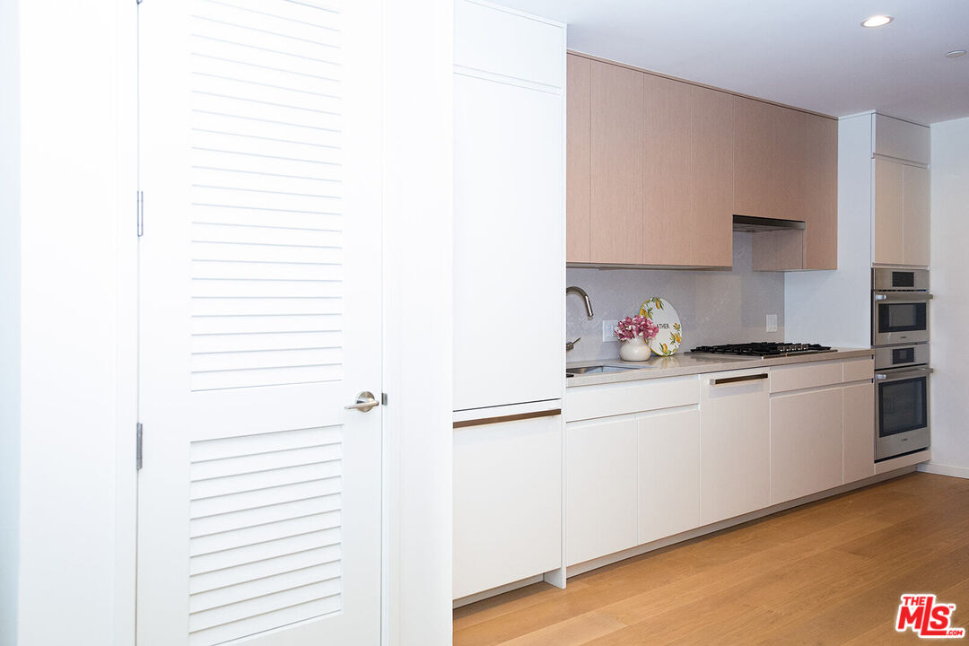 877 Francisco St Unit: 1722