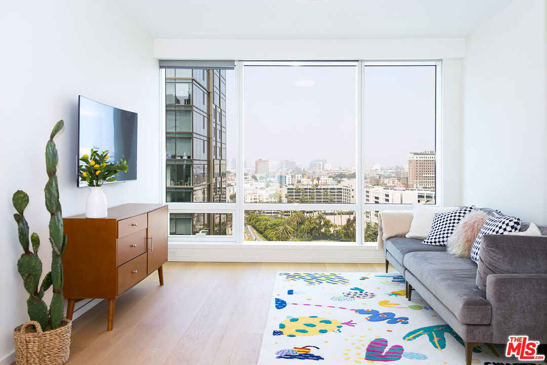877 Francisco St Unit: 1722