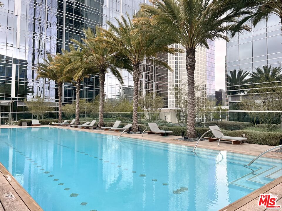 877 Francisco St Unit: 1722