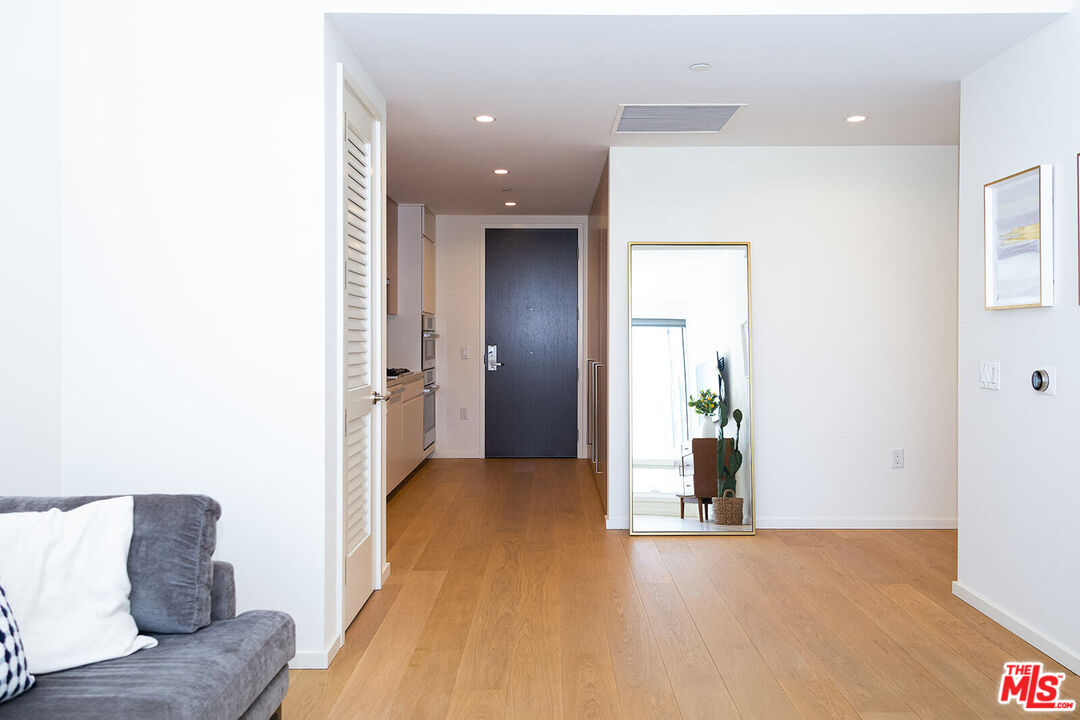 877 Francisco St Unit: 1722