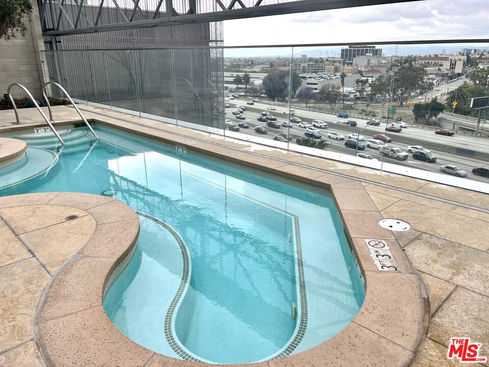 877 Francisco St Unit: 1722