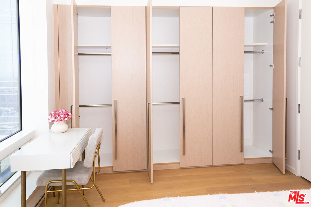 877 Francisco St Unit: 1722