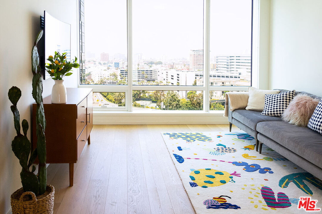877 Francisco St Unit: 1722