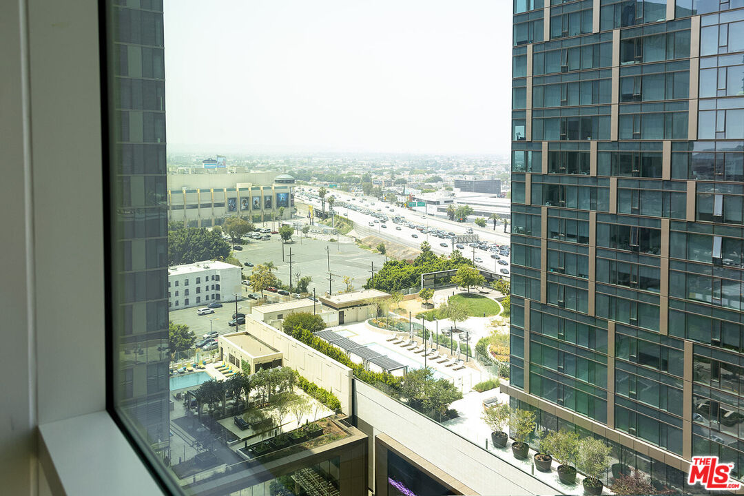 877 Francisco St Unit: 1722