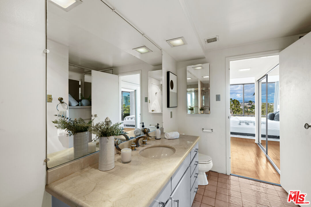 4337 Marina City Drive Unit: 347