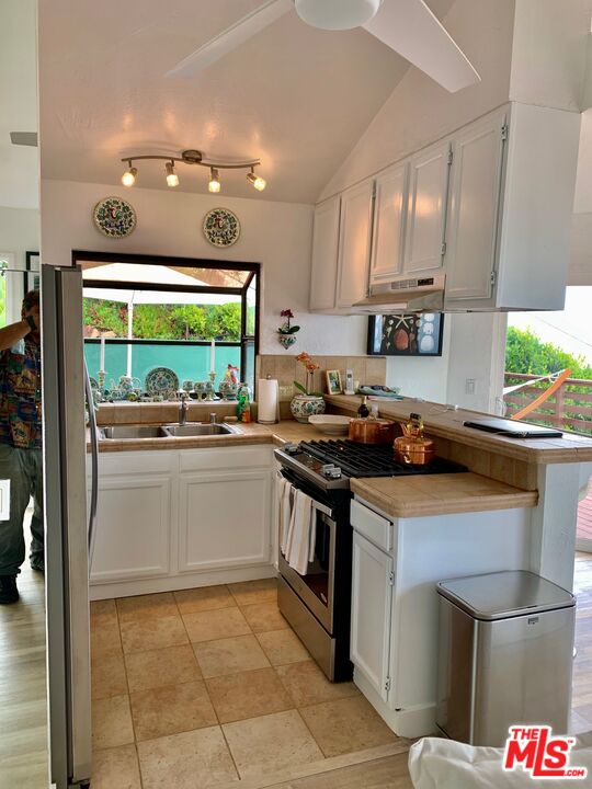 22001 Pacific Coast Hwy Unit: GH