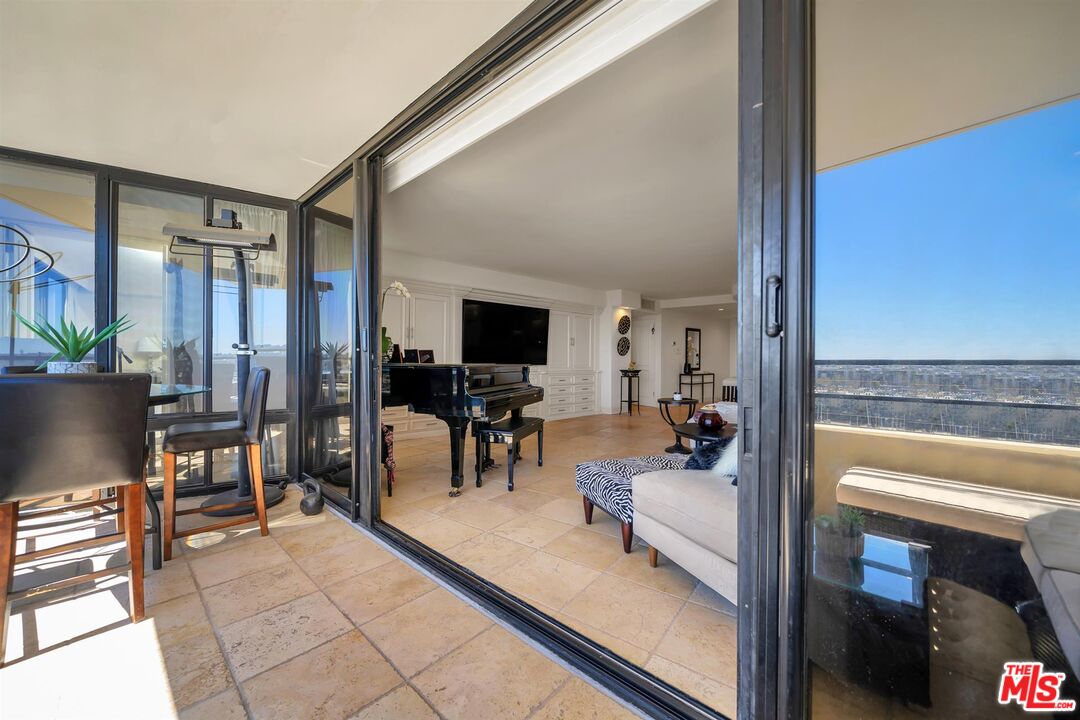4314 Marina City Dr Unit: 720