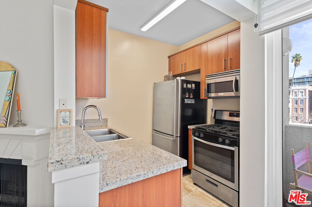 620 S Gramercy Pl Unit: 431