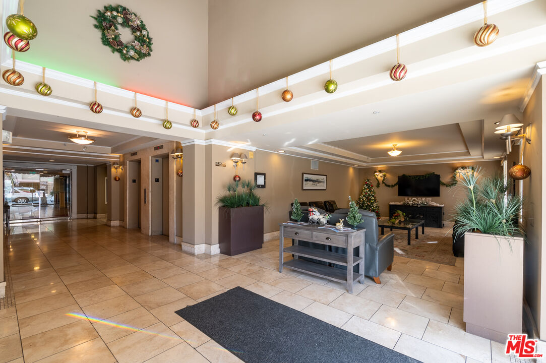 620 S Gramercy Pl Unit: 431