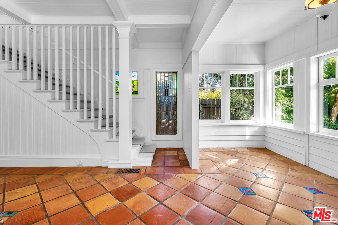 37 Breeze Ave