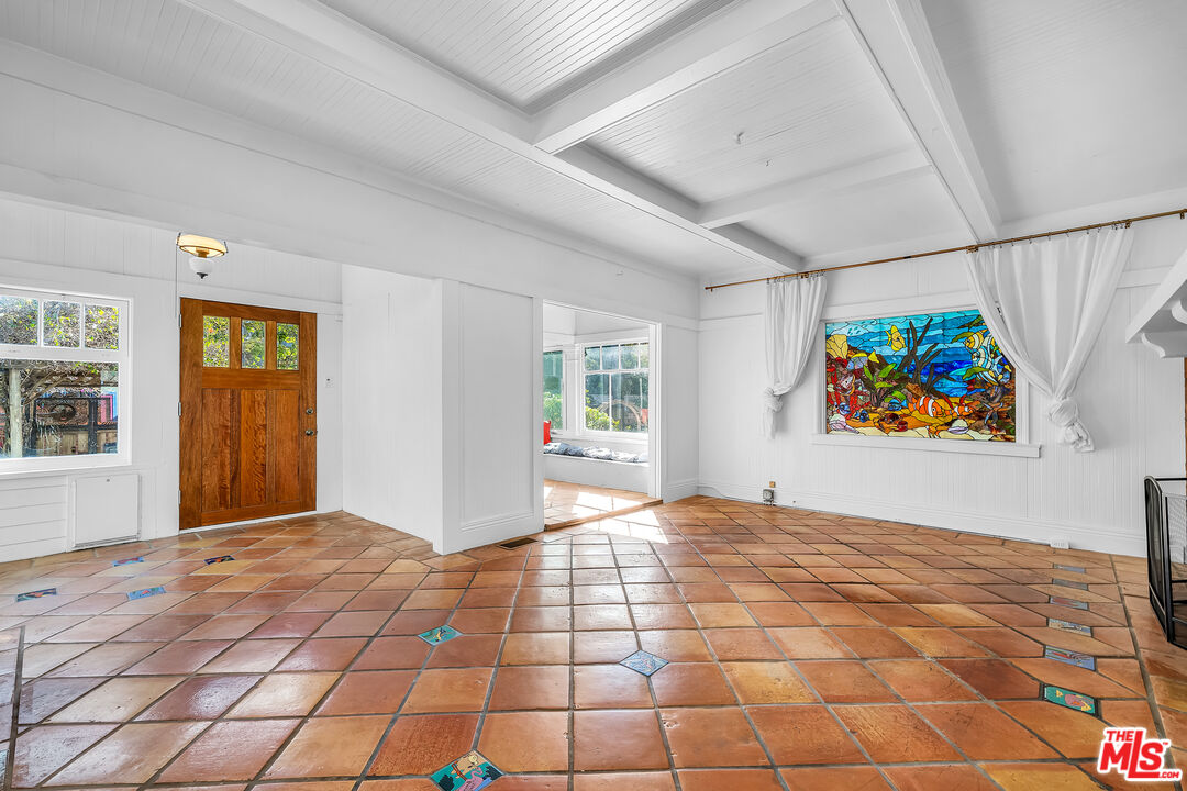 37 Breeze Ave