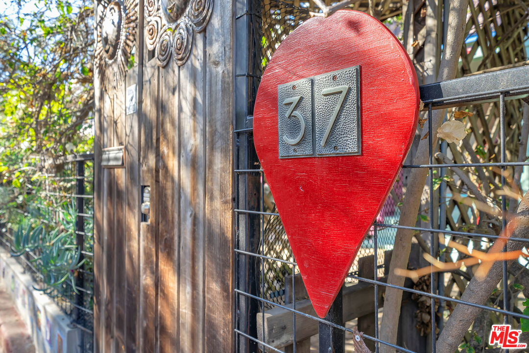 37 Breeze Ave