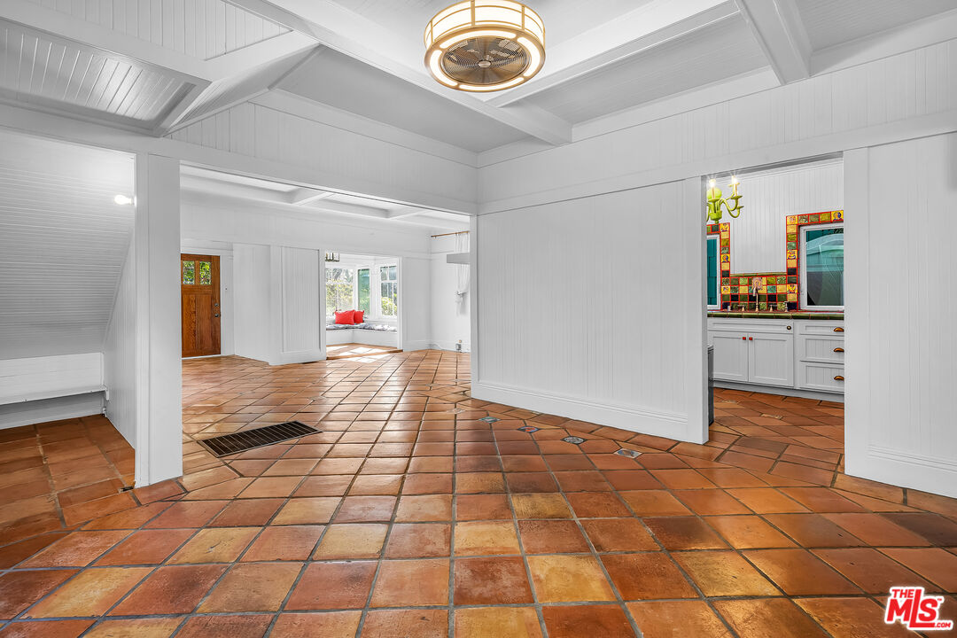 37 Breeze Ave