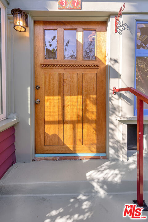37 Breeze Ave