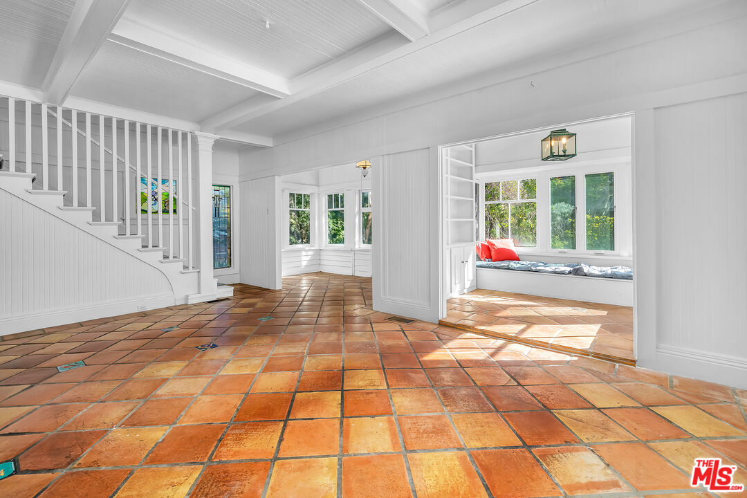 37 Breeze Ave