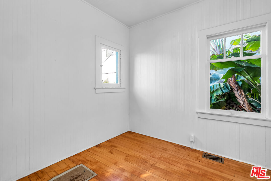 37 Breeze Ave