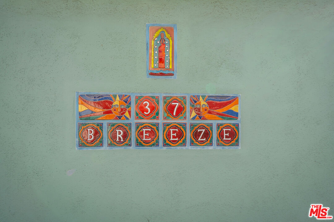 37 Breeze Ave
