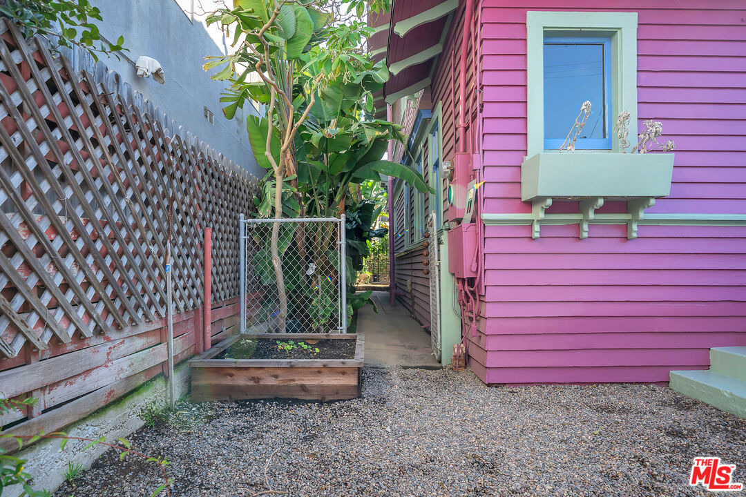 37 Breeze Ave