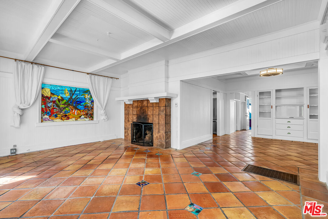 37 Breeze Ave