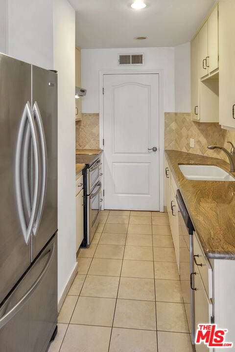 10747 WILSHIRE BLVD Unit: 501