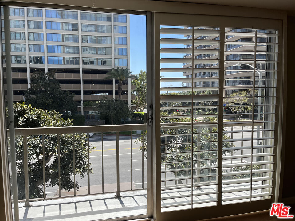 10747 WILSHIRE BLVD Unit: 501