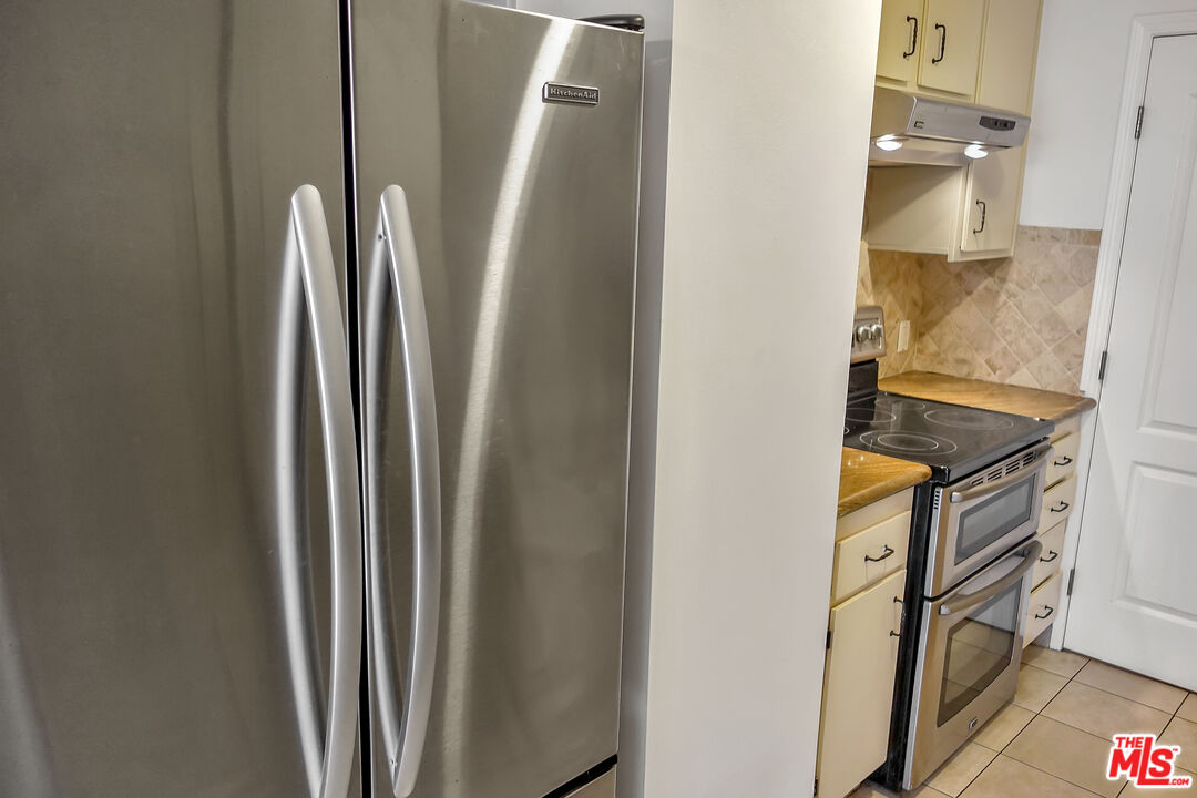 10747 WILSHIRE BLVD Unit: 501