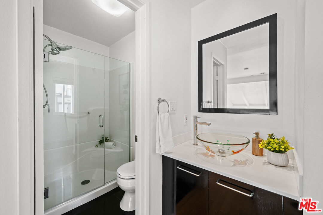 615 Esplanade Unit: 401