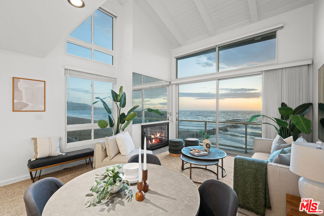 615 Esplanade Unit: 401