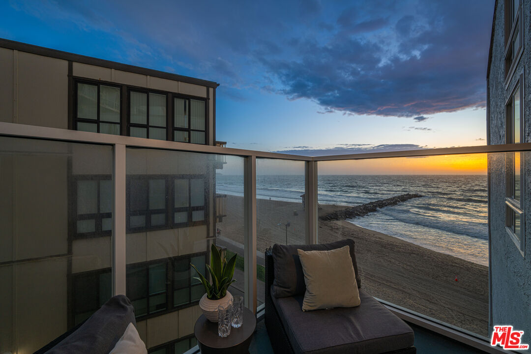 615 Esplanade Unit: 401