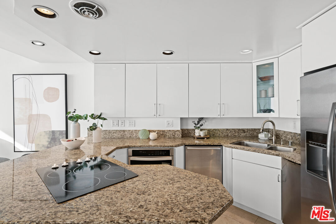 615 Esplanade Unit: 401