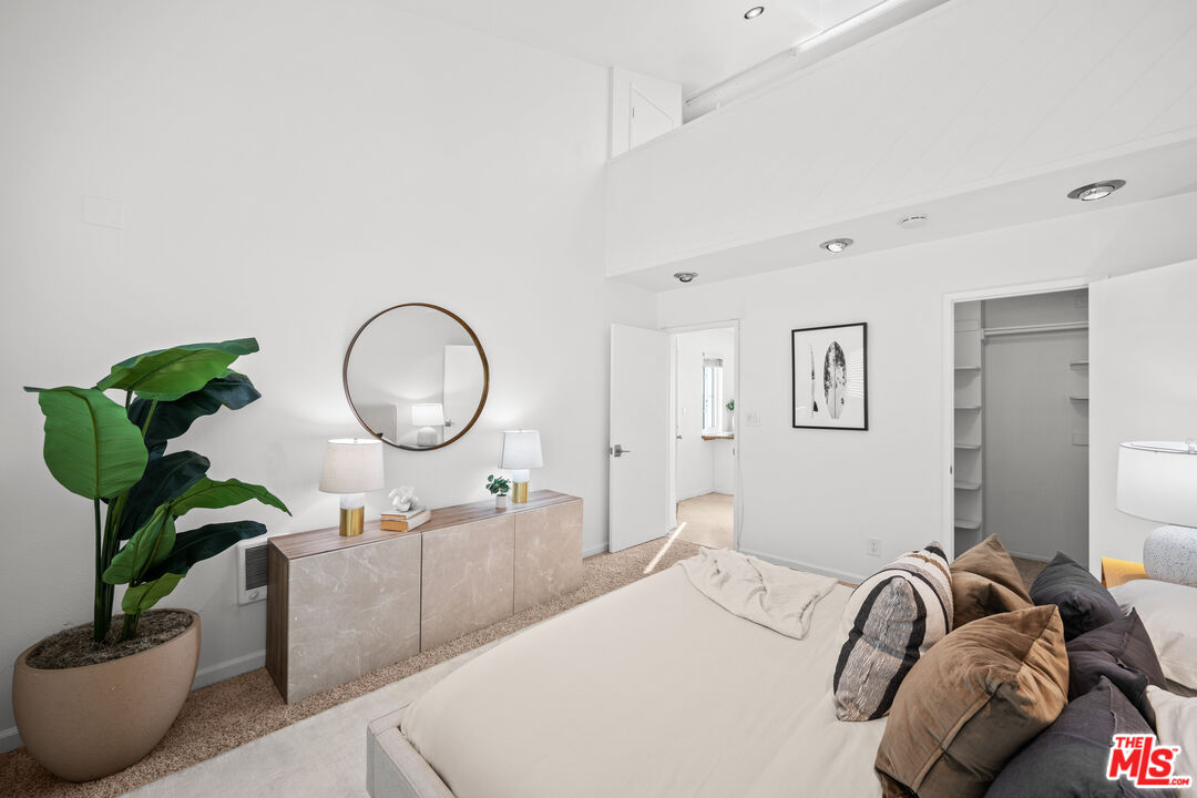 615 Esplanade Unit: 401