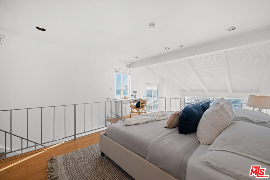 615 Esplanade Unit: 401