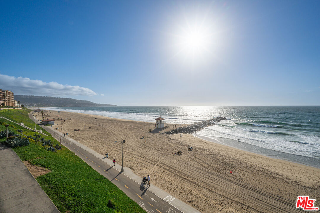 615 Esplanade Unit: 401