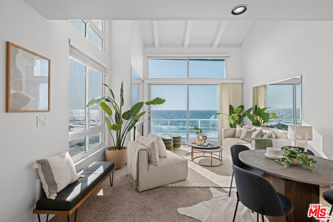 615 Esplanade Unit: 401