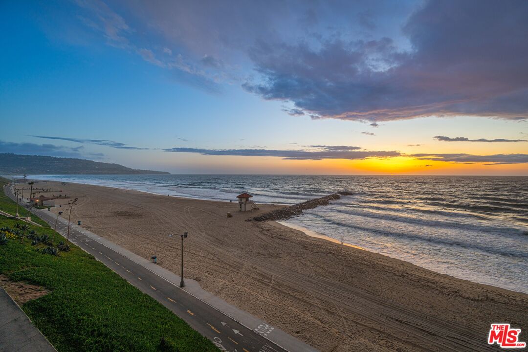 615 Esplanade Unit: 401